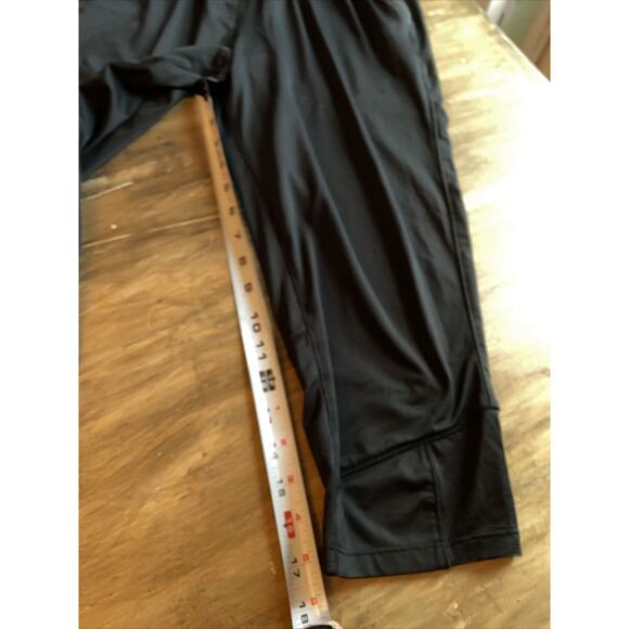 Under Armour Women XS Heat Gear Capris Jogger Loose Athletic Capris Black Gray - Picture 4 of 5